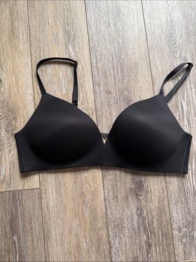 Victoria's Secret Dream Angels Wireless Black Seamless T-Shirt Bra